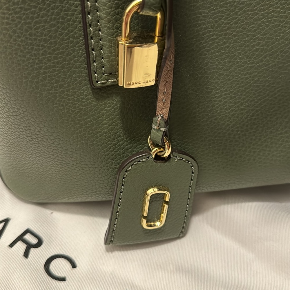 Genuine Marc Jacobs sage green leather crossbody bag. Excellent condition. - Picture 7 of 8
